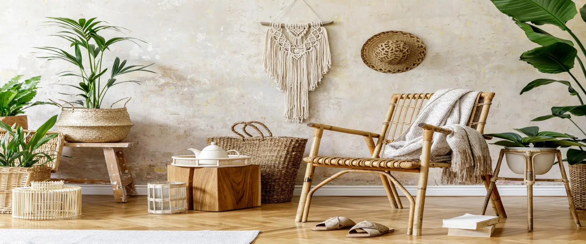 Jute craftsmanship — artisan weaving eco-friendly jute fabric